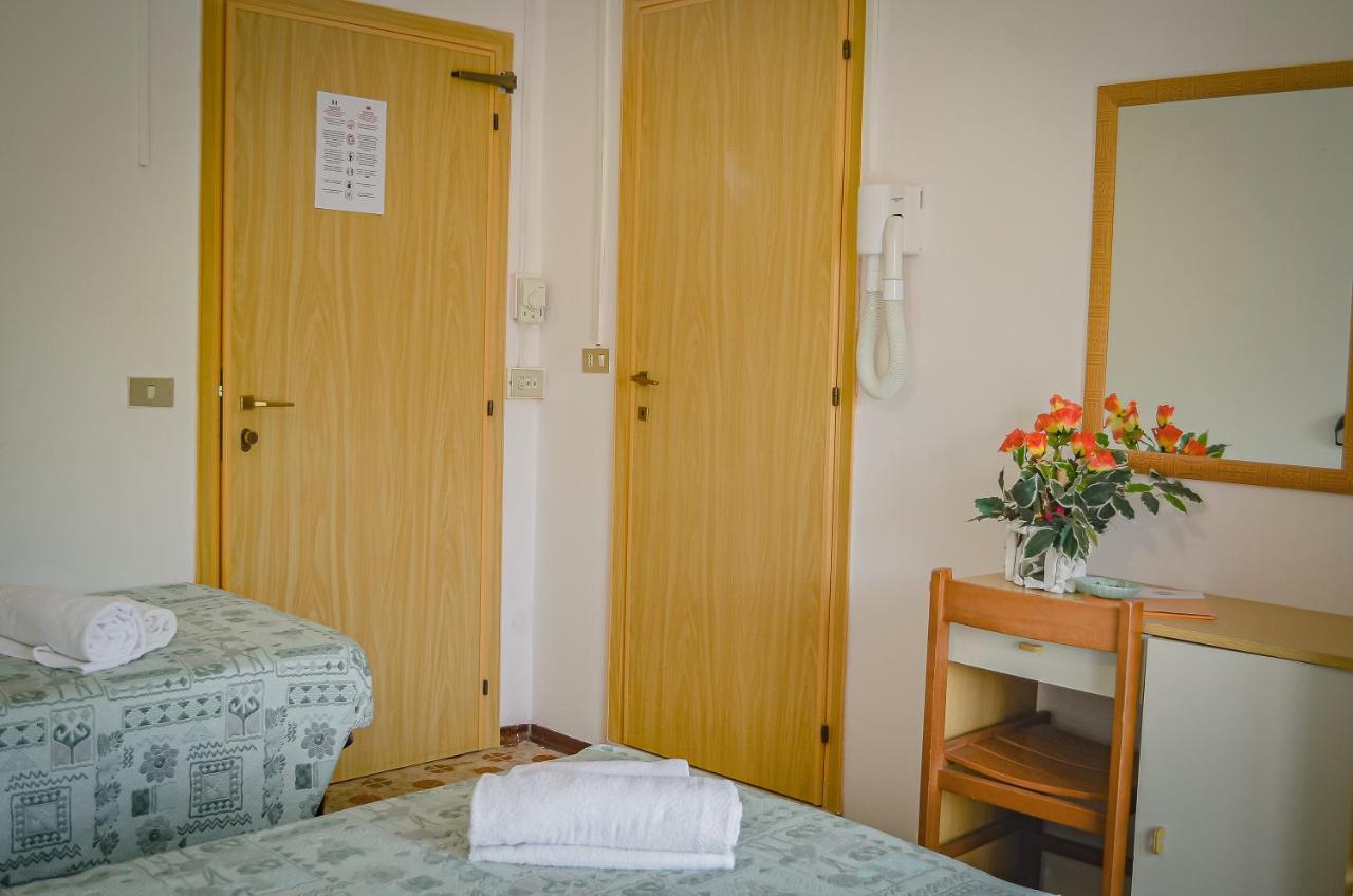Hotel Stradiot Rimini Bagian luar foto