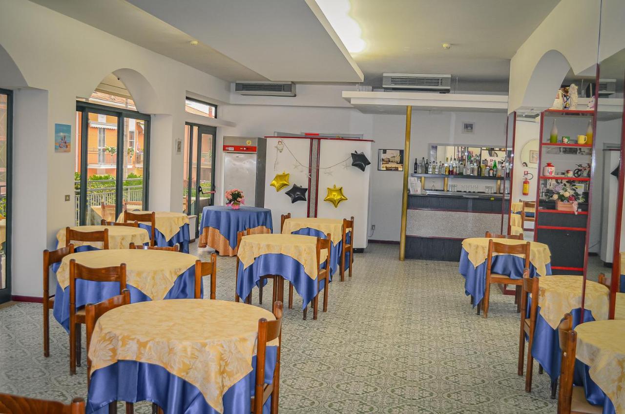 Hotel Stradiot Rimini Bagian luar foto