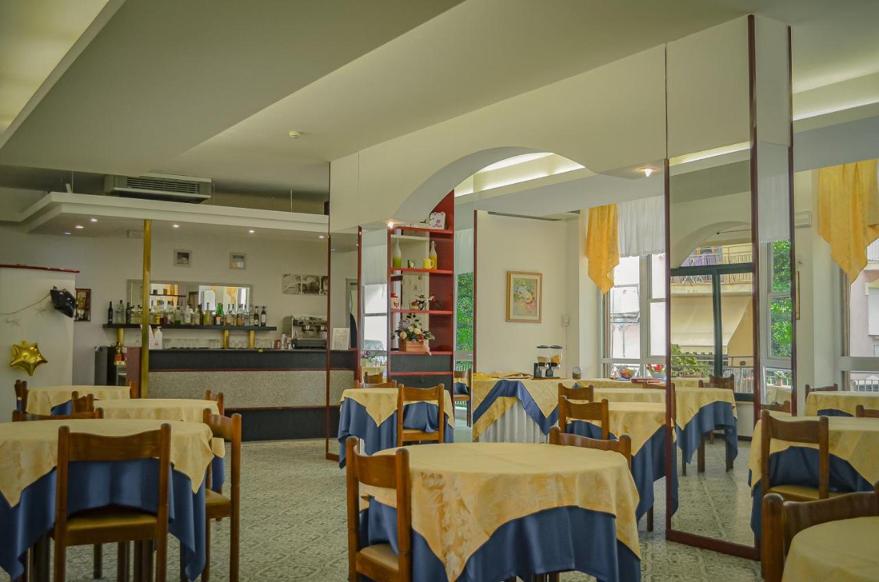 Hotel Stradiot Rimini Bagian luar foto