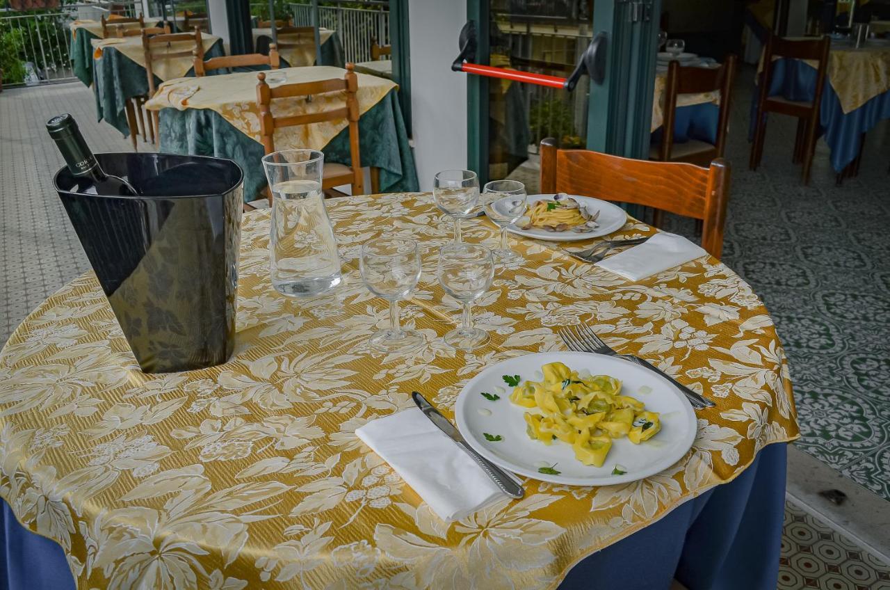 Hotel Stradiot Rimini Bagian luar foto